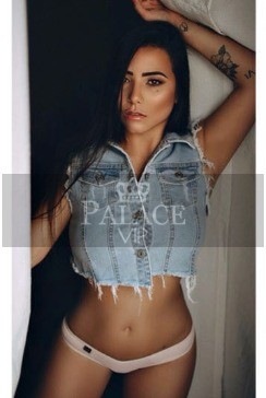 Yandra, Chelsea, Latin Escort