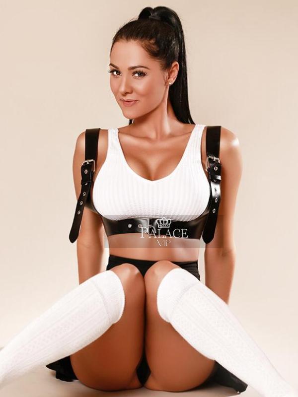 Clara, Chelsea, Spanish Escort