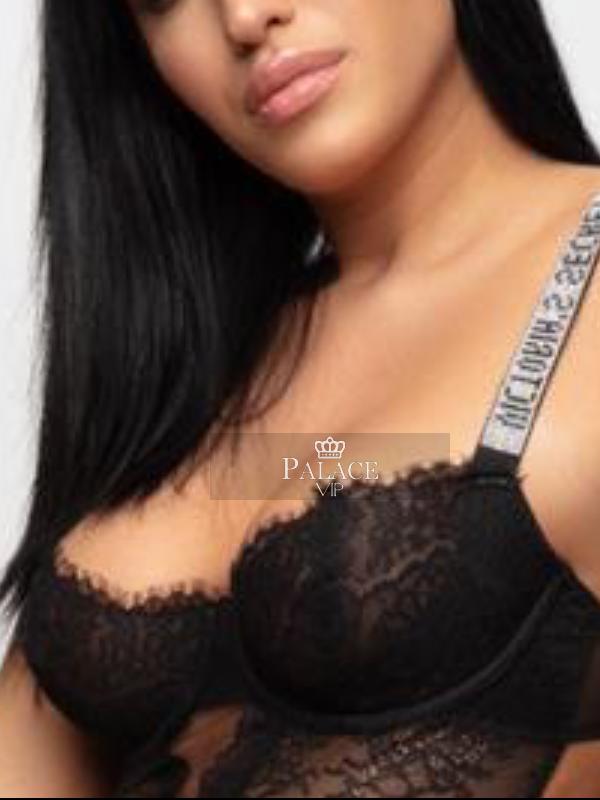 Fendi, Chelsea, Greek Escort