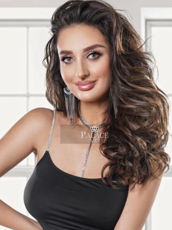 Tara, Chelsea, Russian Escort