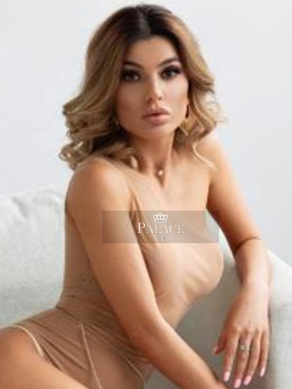 Viola, Kensington, Russian Escort