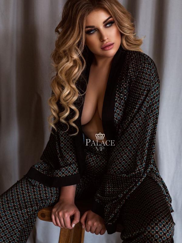 Amaris, Chelsea, Russian Escort