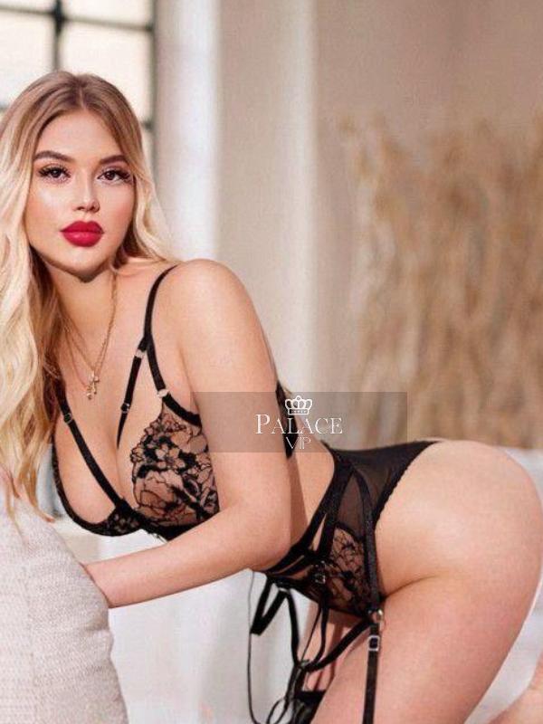 Jennifer, Knightsbridge, Hungarian Escort