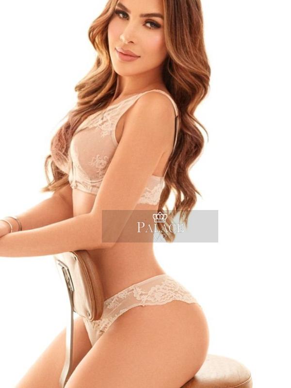 Sabrina, Kensington, Brazilian Escort
