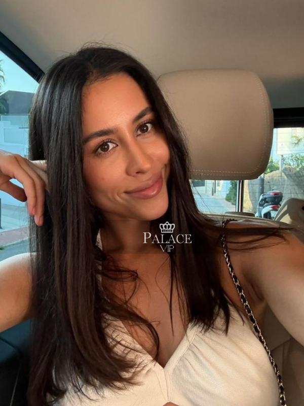 Camilla (23)
