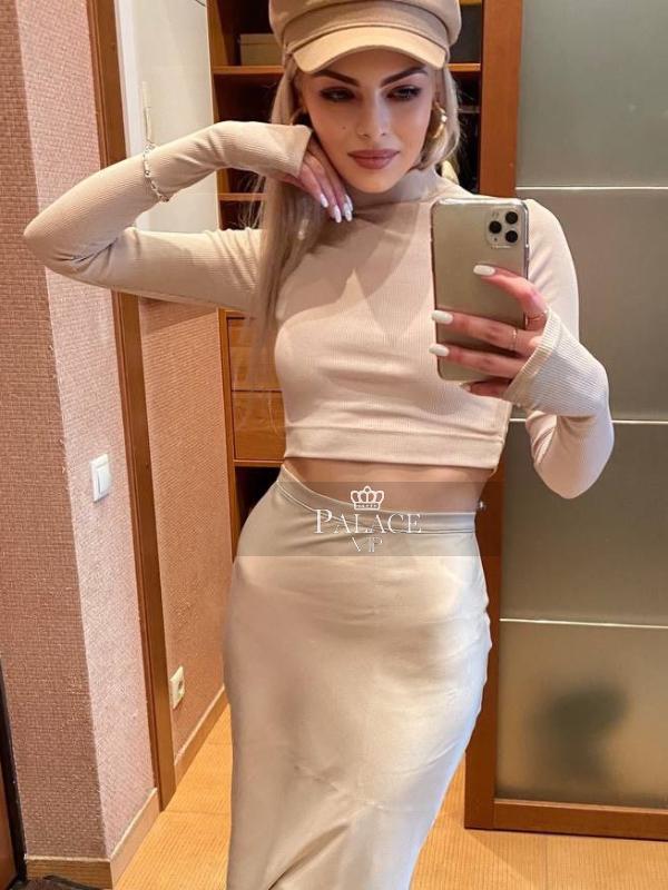 Vita, Chelsea, Russian  Escort