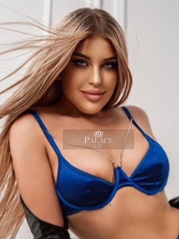 Amaris, Kensington, Russian  Escort