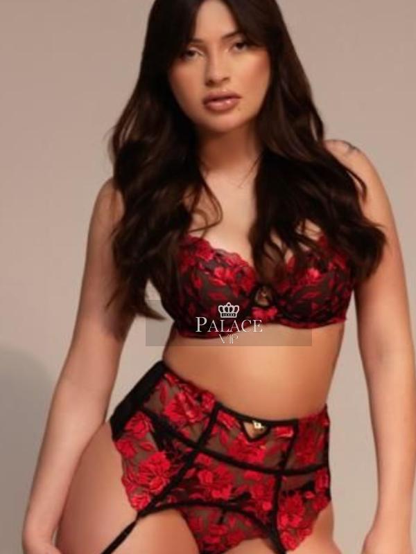 Vittoria, Kensington, Brazilian Escort