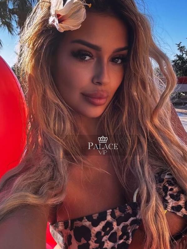 Jennifer, Knightsbridge, Hungarian Escort