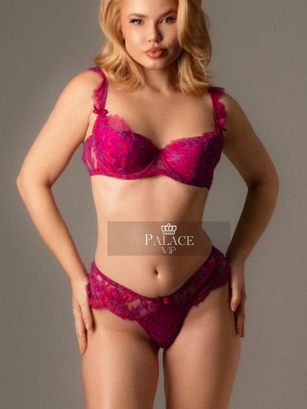 Isa, , Brazilian Escort