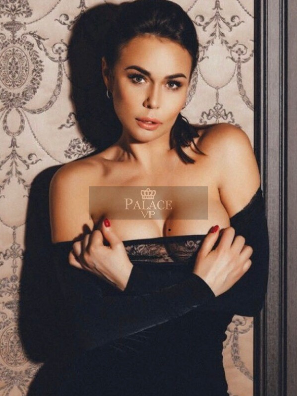 Christina, Knightsbridge, Eastern European Escort