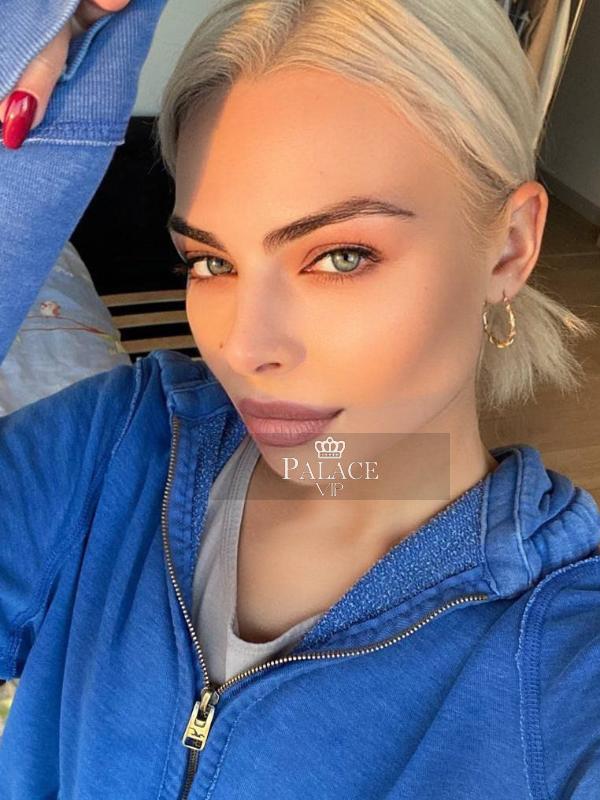 Vita, Chelsea, Russian  Escort