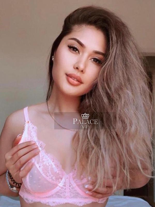 Debra, Kensington, Russian Escort