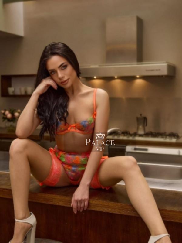 Bonnie, Notting Hill, Eastern European Escort