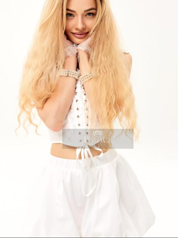 Kira, Chelsea, Ukrainian  Escort