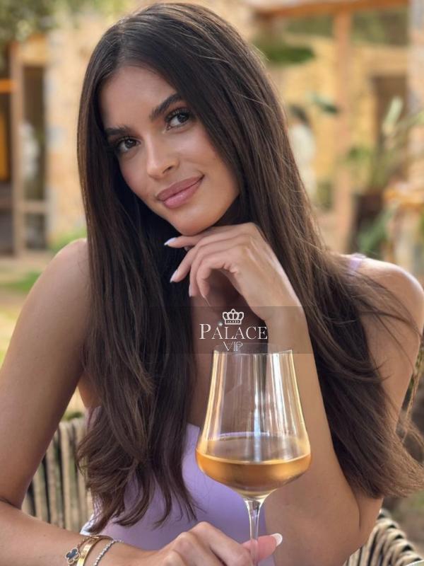 Dana, Kensington, Ukrainian  Escort