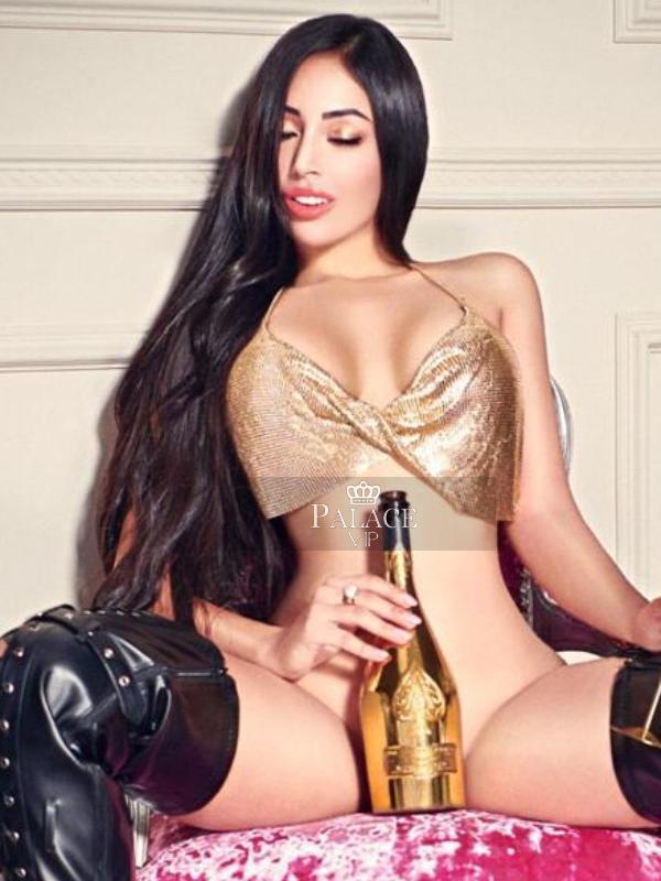 Mia, , Brazilian Escort