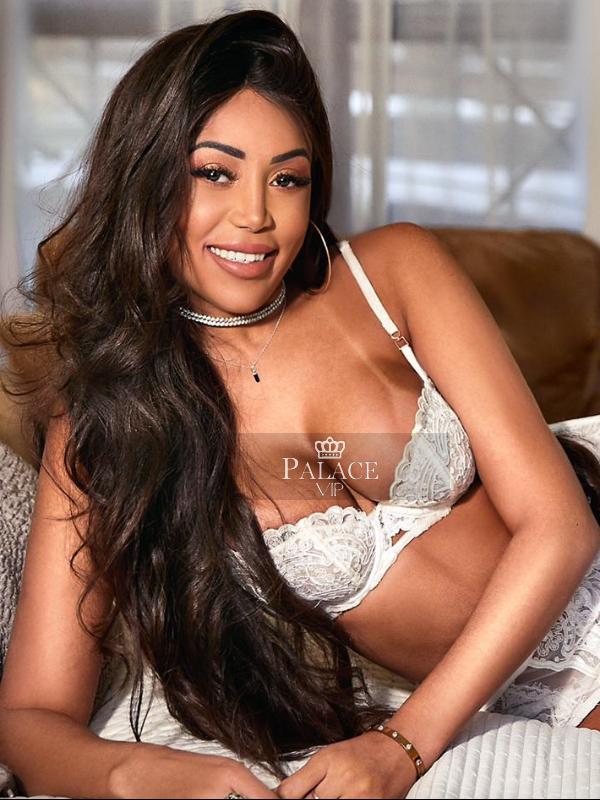 Roberta, Chelsea, Brazilian Escort