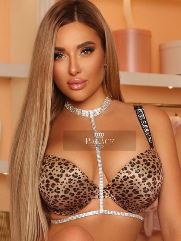 Olena, Earls Court, Russian Escort