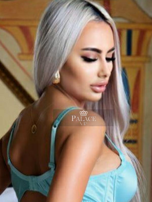 Selyn, Notting Hill, German Escort