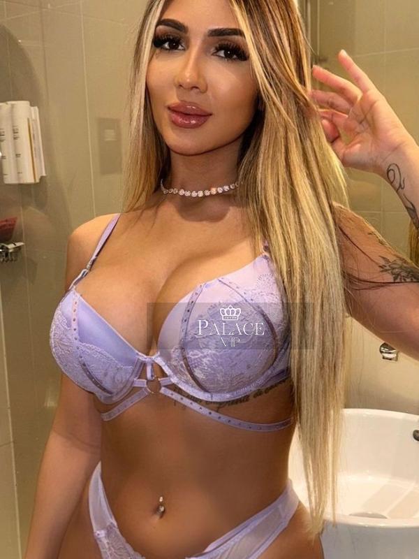 Charlotte, Hammersmith, Brazilian Escort