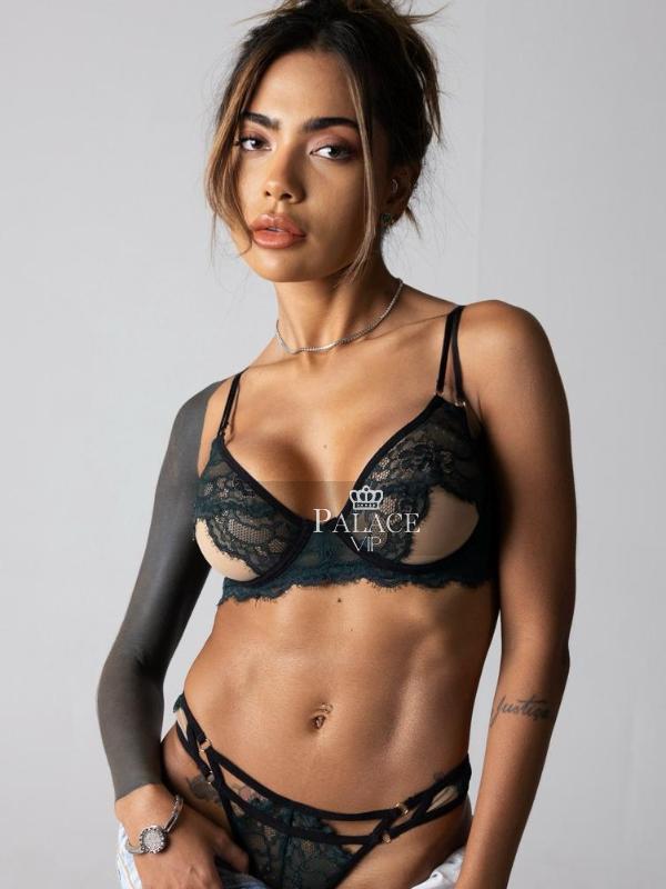 Rika, Earls Court, Brazilian Escort