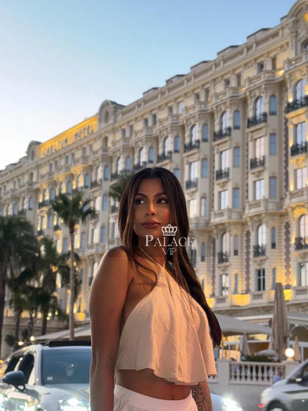 Vicky, Mayfair, Brazilian Escort