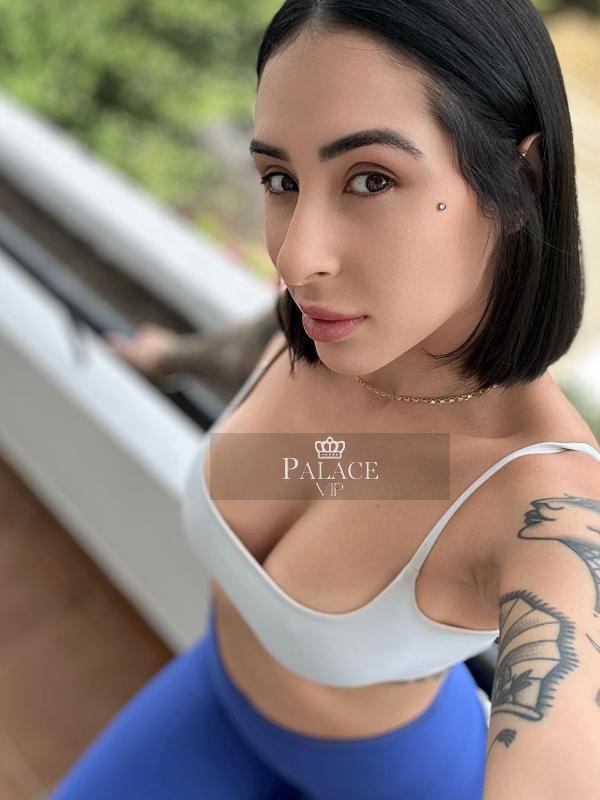 Faye (27)