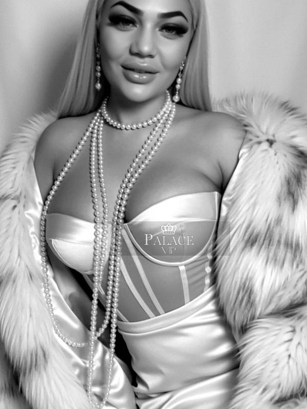 Erika, Kensington, Eastern European Escort