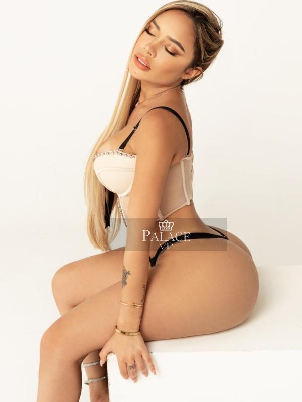 Gloria, Mayfair, Brazilian Escort