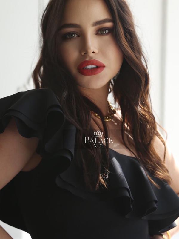 Oksana, Kensington, Russian  Escort