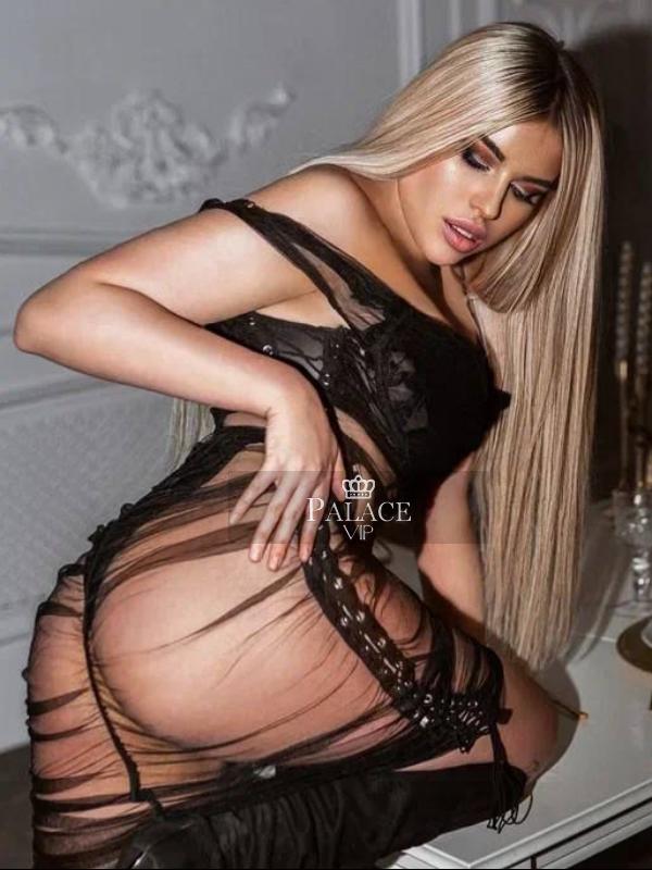 Amaris, Kensington, Russian  Escort