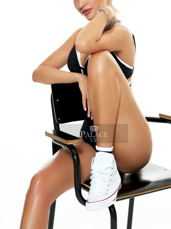 Anna, Chelsea, Russian  Escort