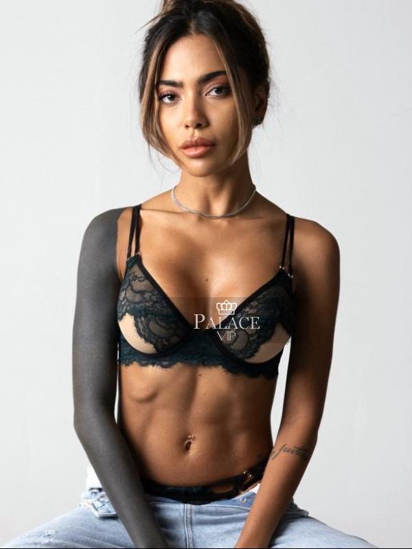 Rika, Earls Court, Brazilian Escort