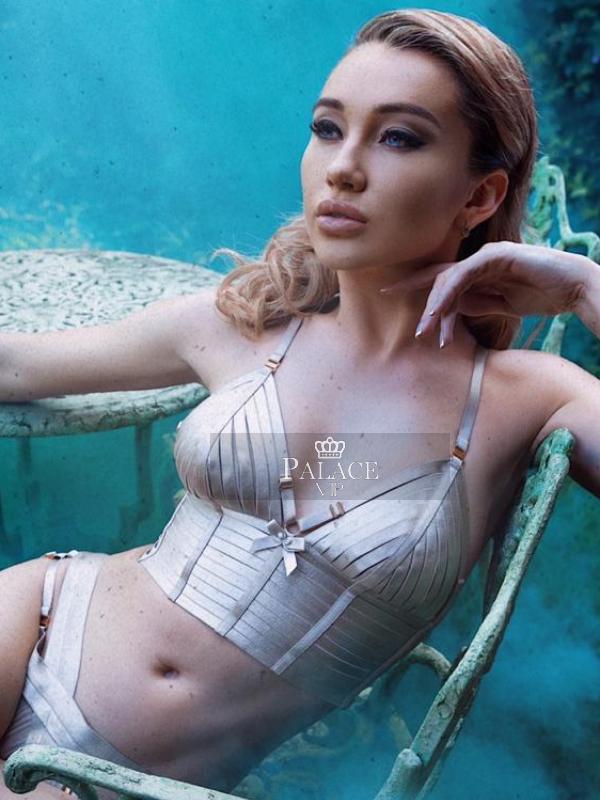 Mina, Chelsea, Russian Escort