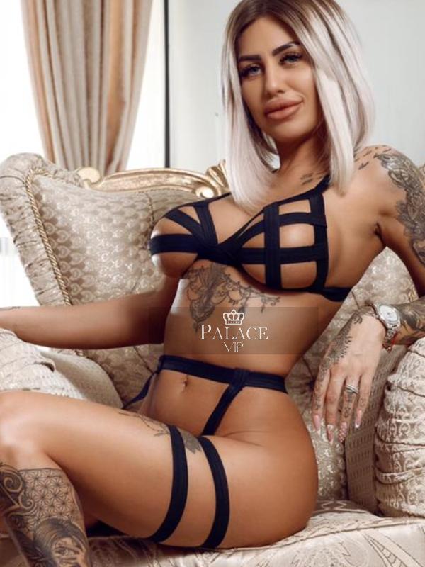 Paola, Kensington, Russian Escort