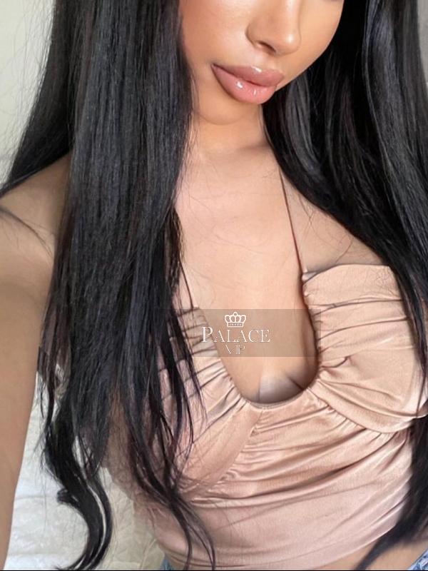 Cecilia, Earls Court, French Escort