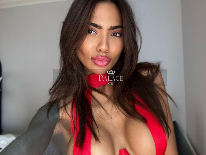 Rivka, Earls Court, Brazilian Escort