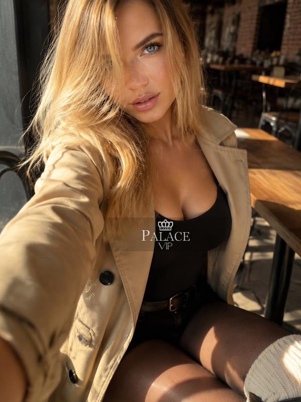 Jane, Chelsea, Czech Escort