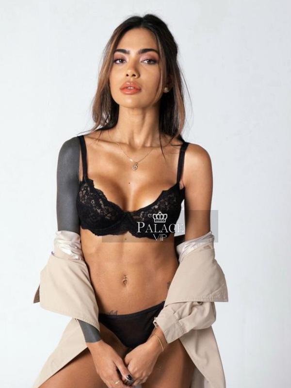 Rika, Earls Court, Brazilian Escort