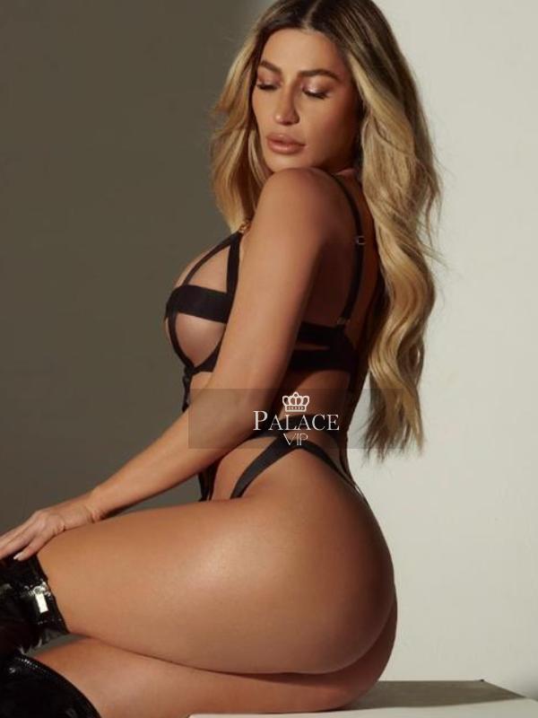 Lorena, Outcall Only, Romanian Escort