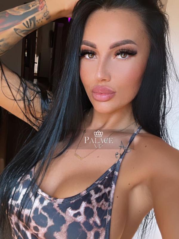 Kira, Knightsbridge, French Escort