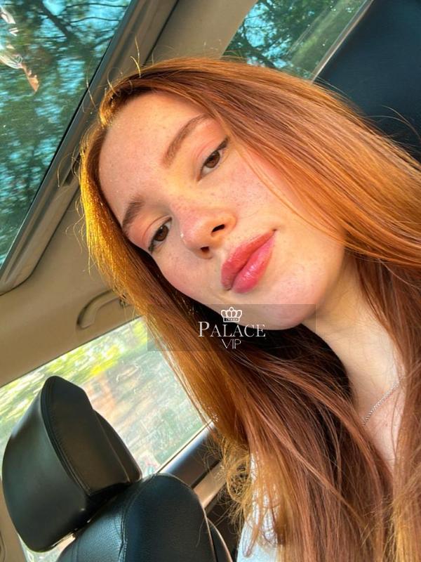Becca (22)