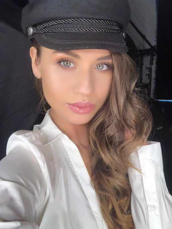 Savina, Kensington, Russian Escort