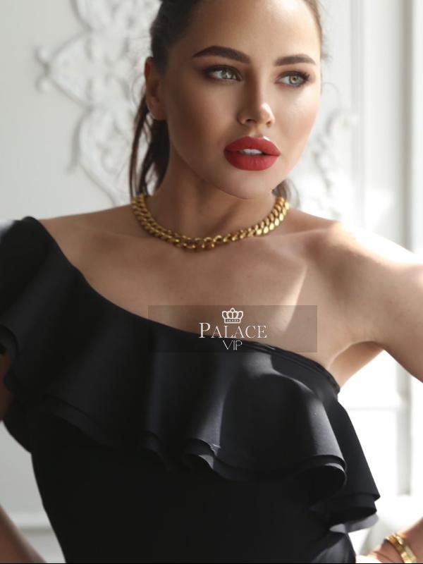 Oksana, Kensington, Russian  Escort