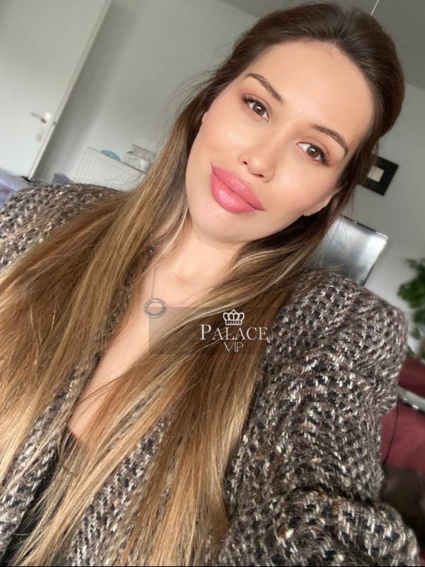 Jody, Kensington, Russian Escort