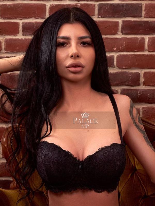 Zoya, Earls Court, Romanian Escort