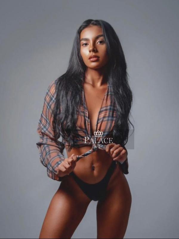 Lua, Earls Court, Brazilian  Escort