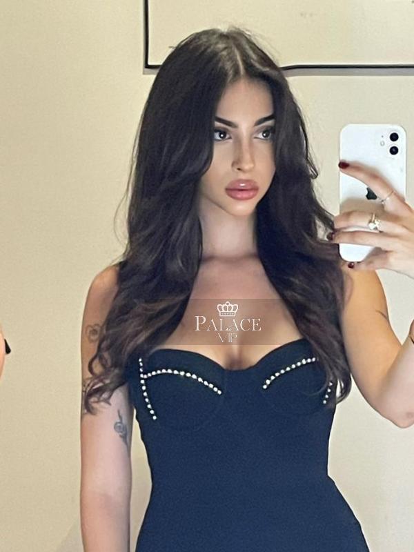 Yasmine  (20)