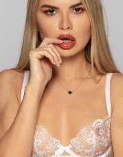 Vivienne (24)